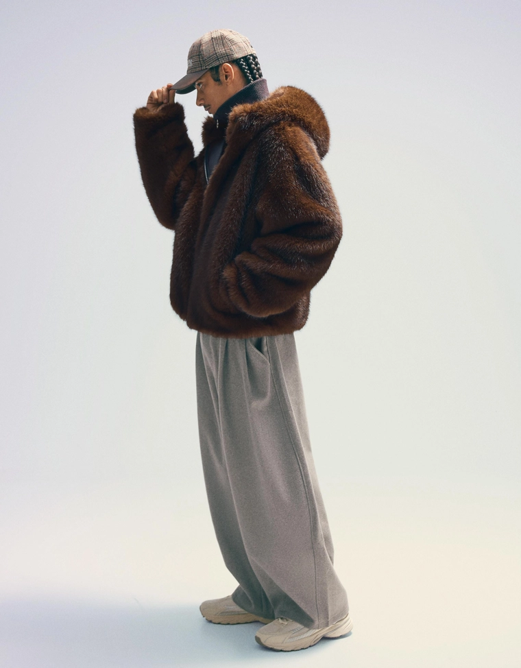 Куртка из искусственного меха с капюшоном