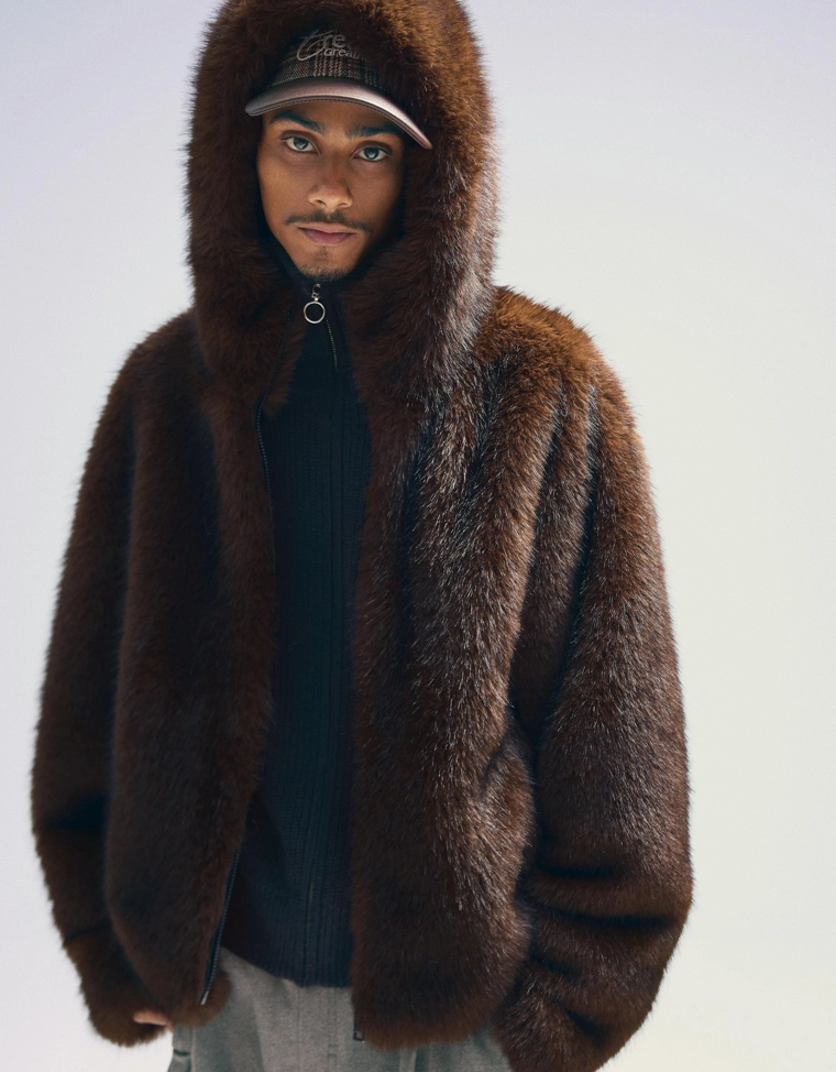 Куртка из искусственного меха с капюшоном