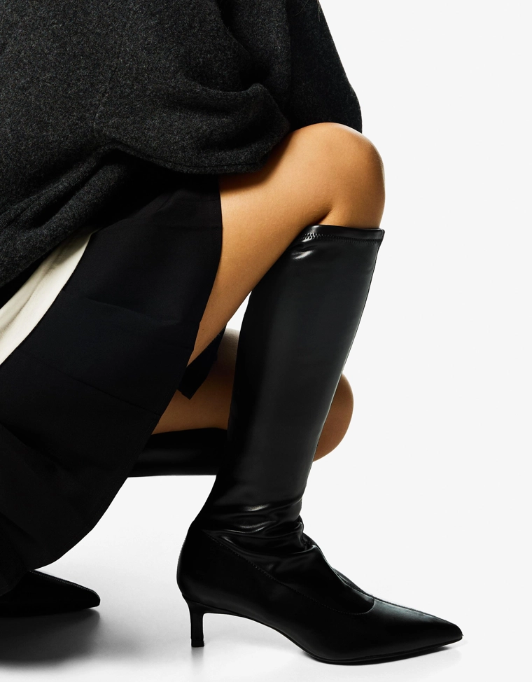 Сапоги-чулки на тонком среднем каблуке