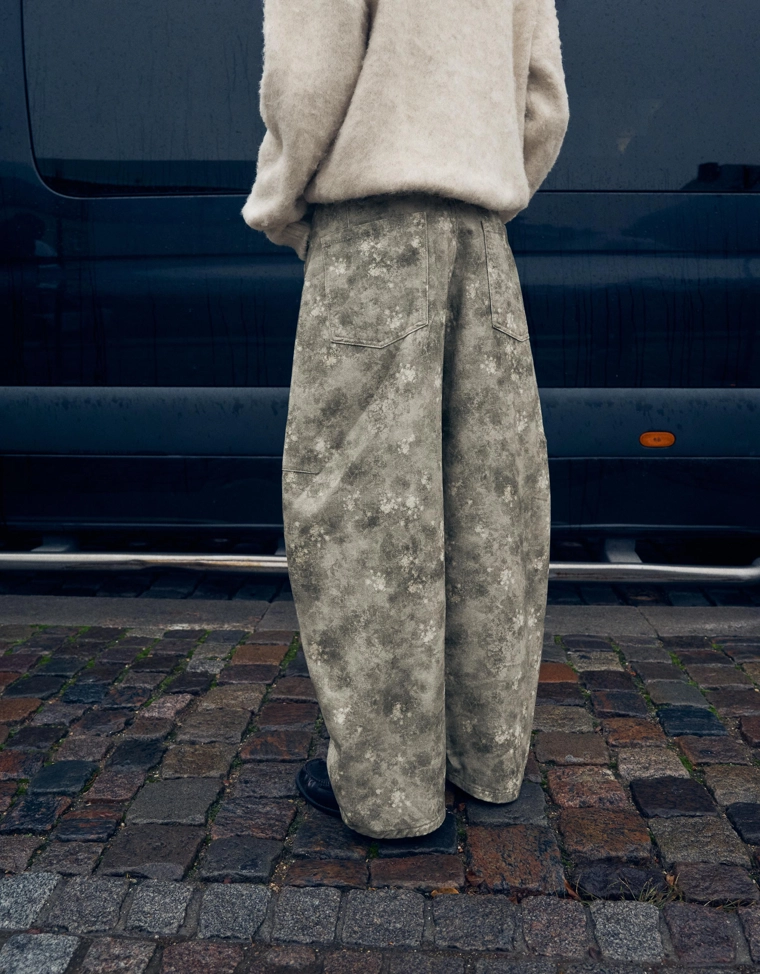 Брюки barrel с принтом