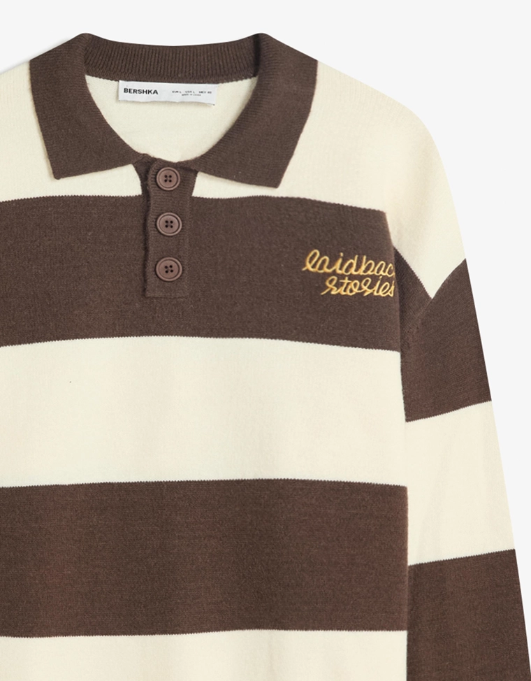 Свитер в полоску с воротником поло