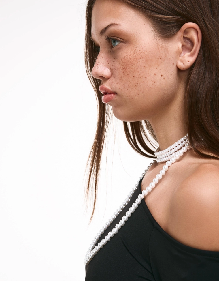 Ожерелье из искусственного жемчуга