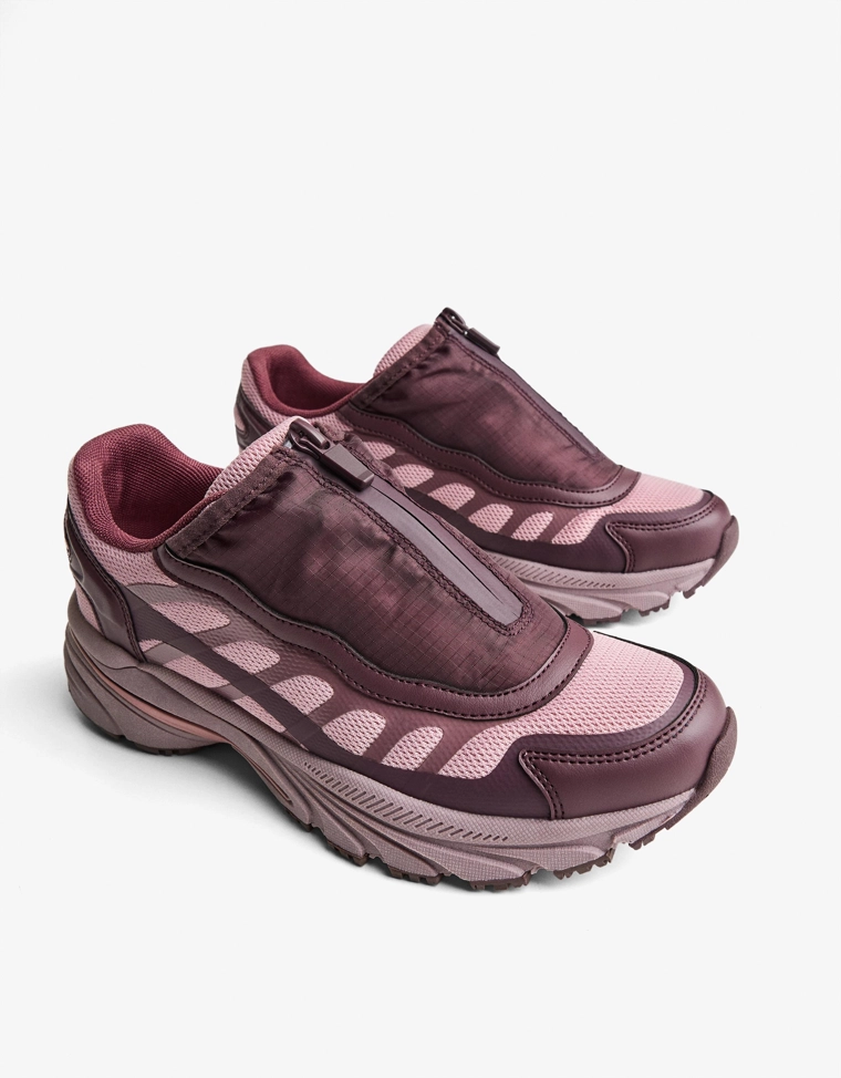 Кроссовки из разных материалов