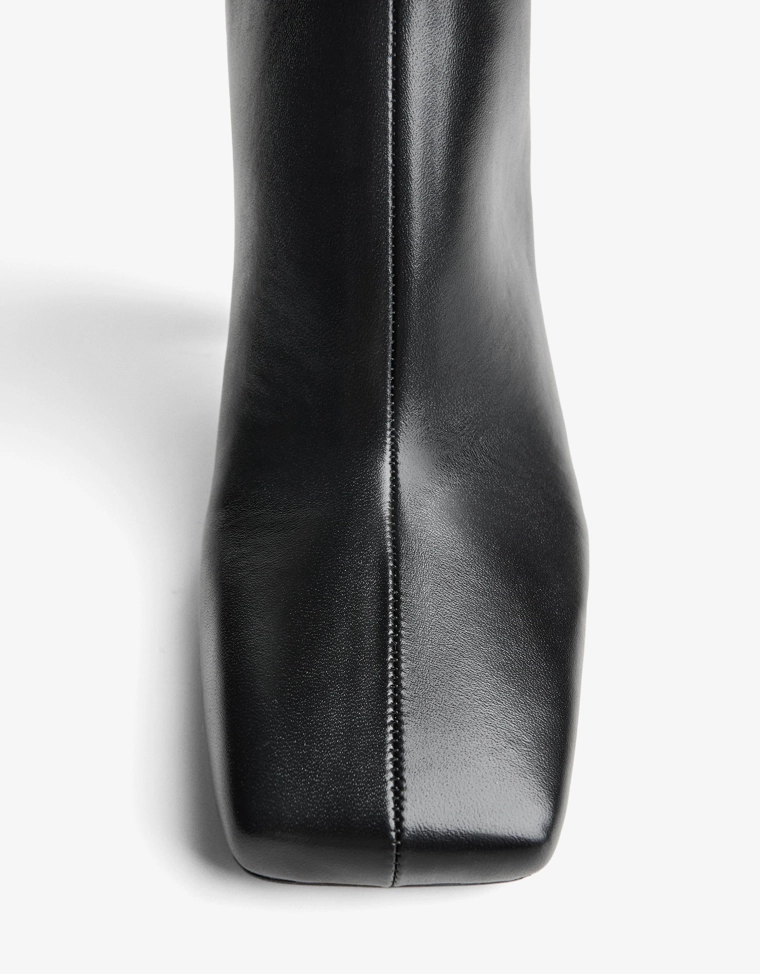 Ботильоны на среднем тонком каблуке с квадратным носом