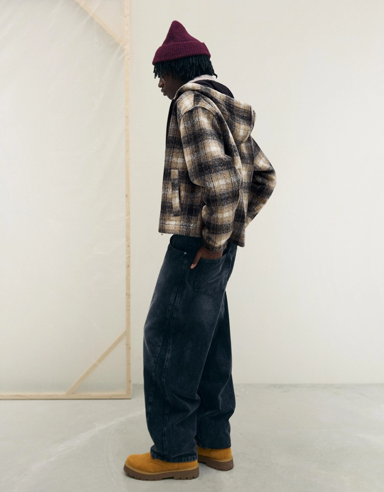 Куртка геометрического кроя в клетку с капюшоном