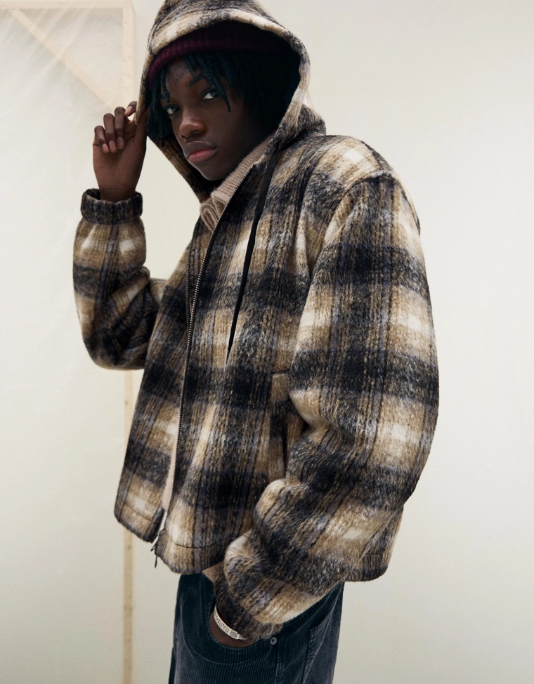 Куртка геометрического кроя в клетку с капюшоном