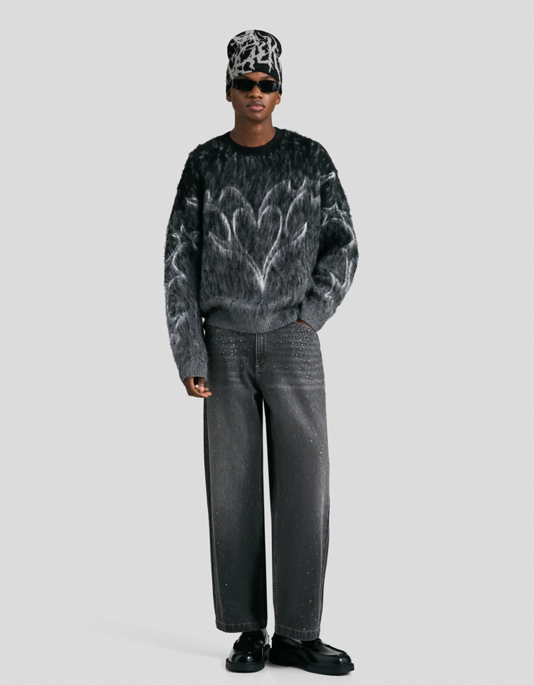 Свитер с начесом и принтом