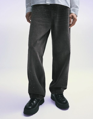 Джинсы свободного кроя со стразами и цифровым фильтром- Заказать в России