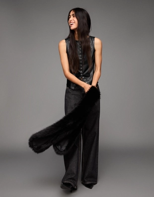 Топ из искусственной кожи с заклепками- Заказать в России