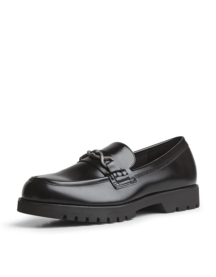 Лоферы с декоративной деталью