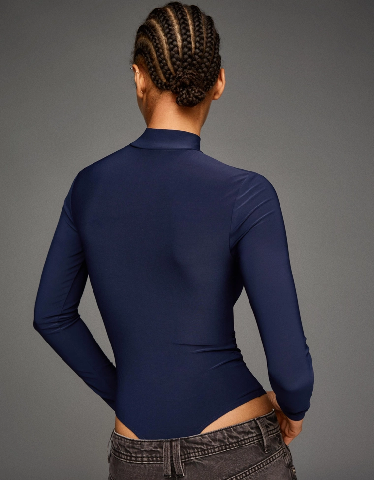 Боди с длинными рукавами и воротником-стойкой