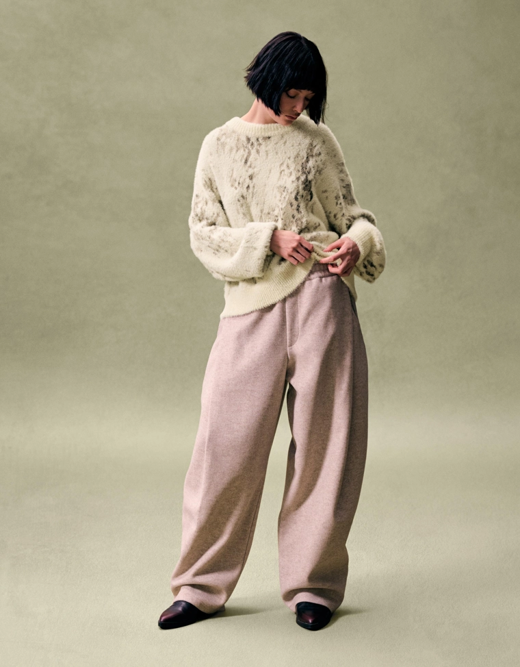 Жаккардовый свитер с анималистическим принтом