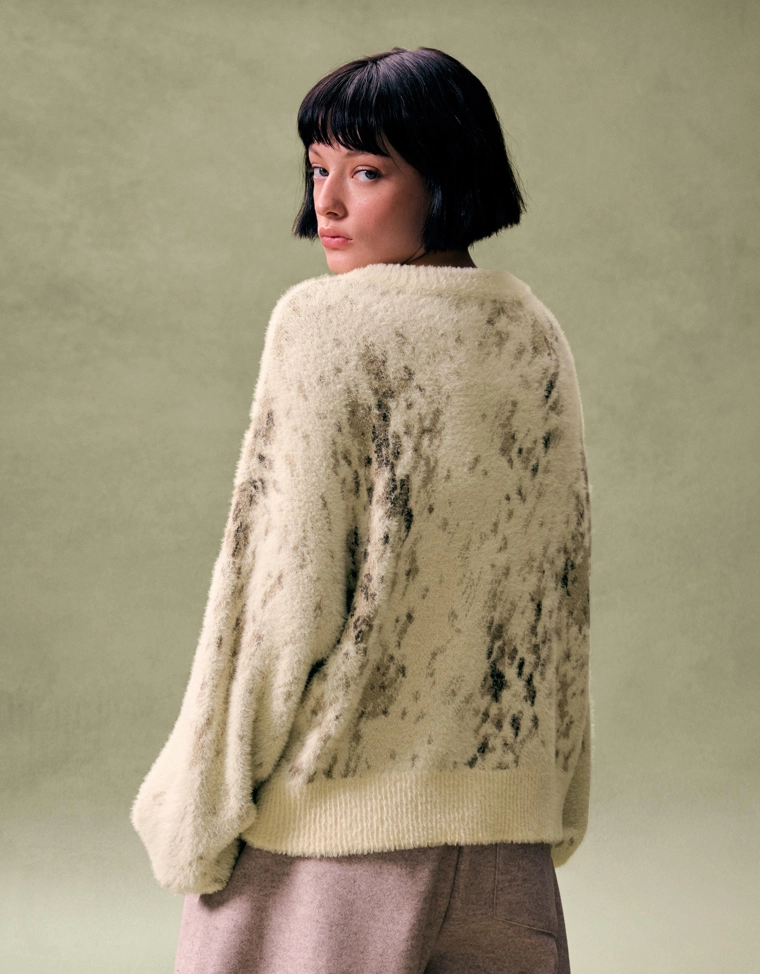 Жаккардовый свитер с анималистическим принтом