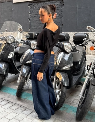 Джинсы с широкими штанинами с поясом на запахе- Заказать в России