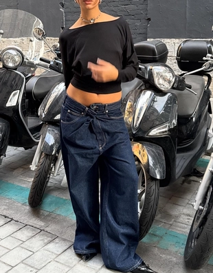 Джинсы с широкими штанинами с поясом на запахе- Заказать в России