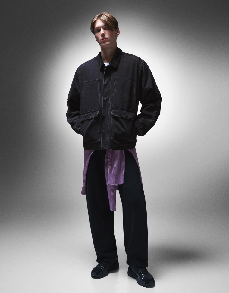 Джинсовая куртка с карманами