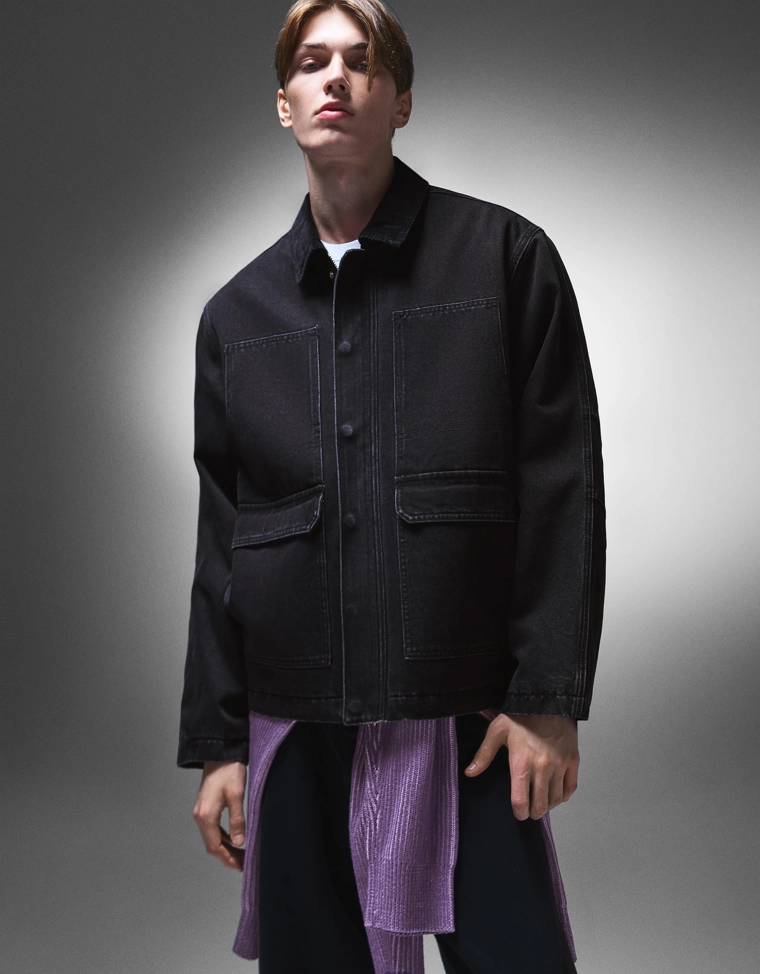 Джинсовая куртка с карманами