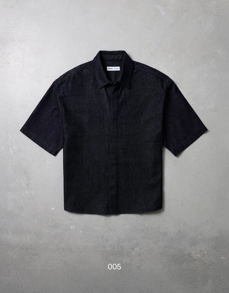 Рубашка свободного кроя с короткими рукавами