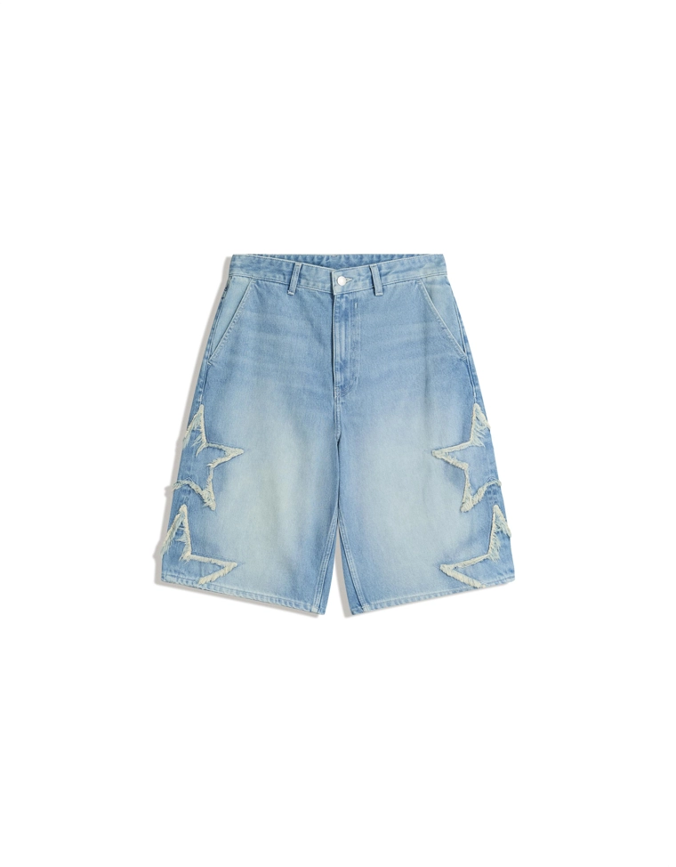 Джинсовые шорты-бермуды с заплатками