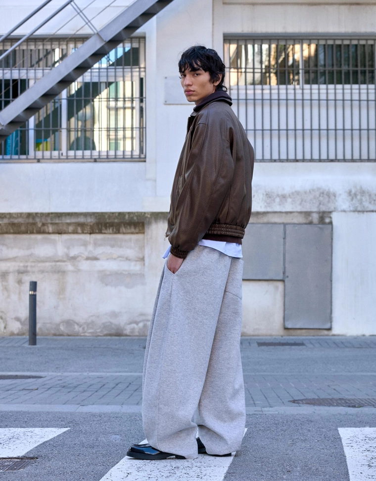 Брюки с рукавами-фонариками, защипами и вставками из ткани