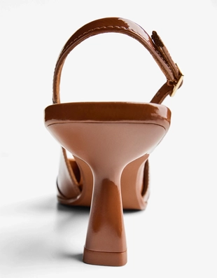 Туфли на среднем тонком каблуке с ремешком и пряжкой- Заказать в России