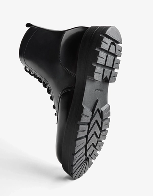 Ботильоны со шнуровкой на рифленой подошве- Заказать в России