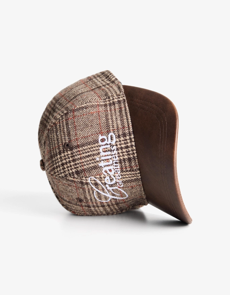 Кепка с козырьком из искусственной кожи с принтом