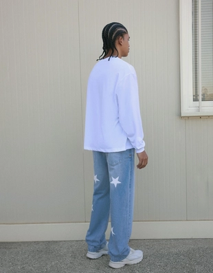 Джинсы прямого кроя с принтом- Заказать в России