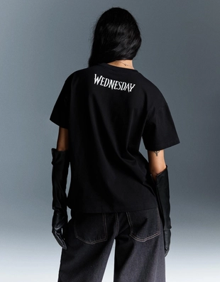 Футболка с короткими рукавами и принтом WEDNESDAY- Заказать в России