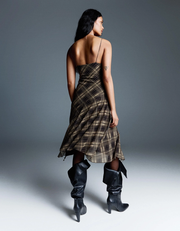 Платье миди на бретелях из полупрозрачной ткани в клетку
