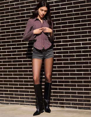 Рубашка облегающего кроя с расклешенными рукавами- Заказать в России