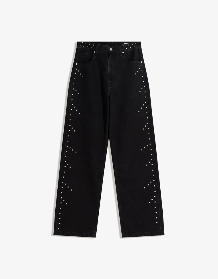 Джинсы свободного кроя с заклепками
