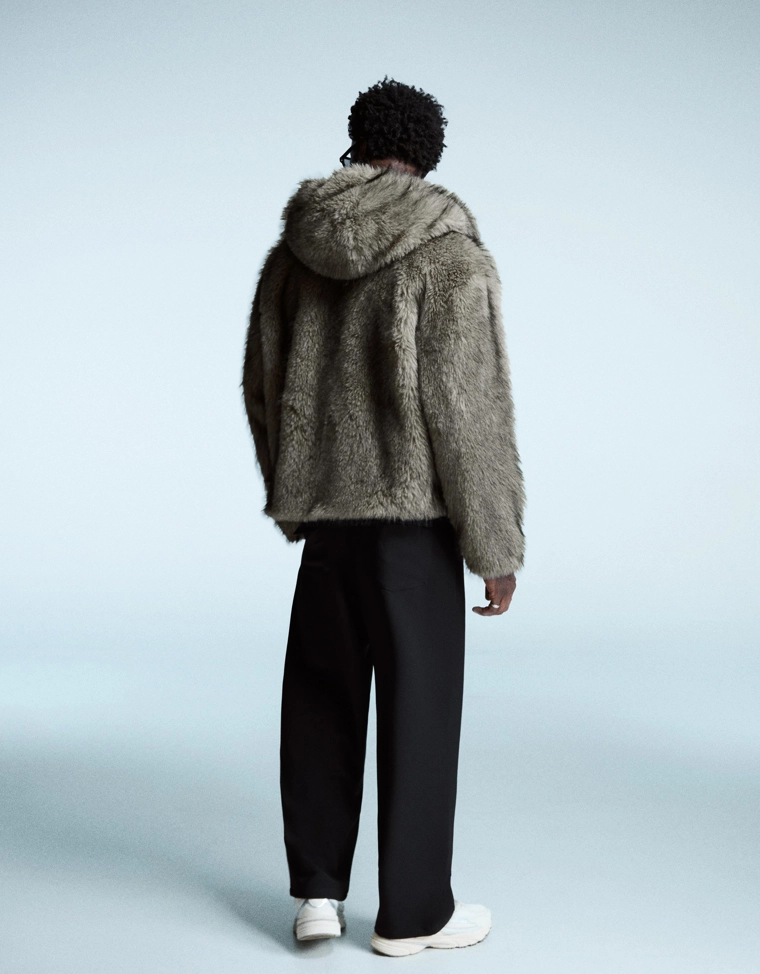 Куртка из искусственного меха с капюшоном