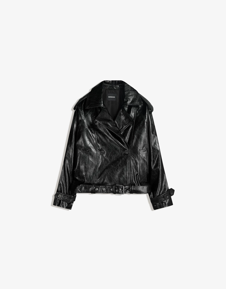 Короткий плащ-тренч из искусственной кожи