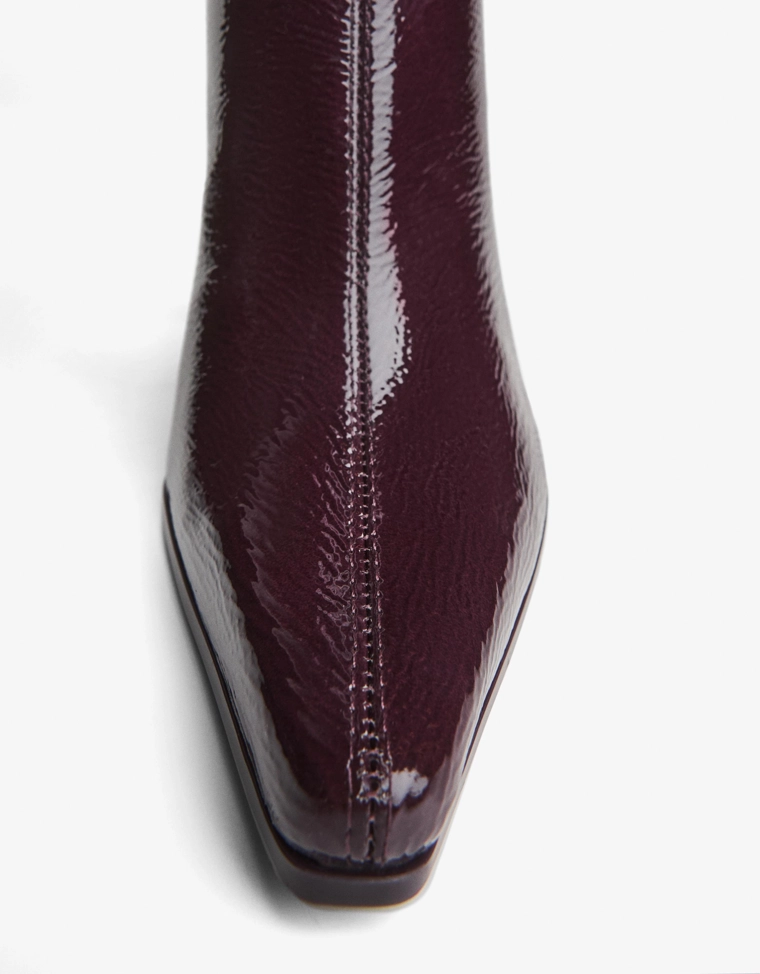 Ботильоны с тисненым каблуком