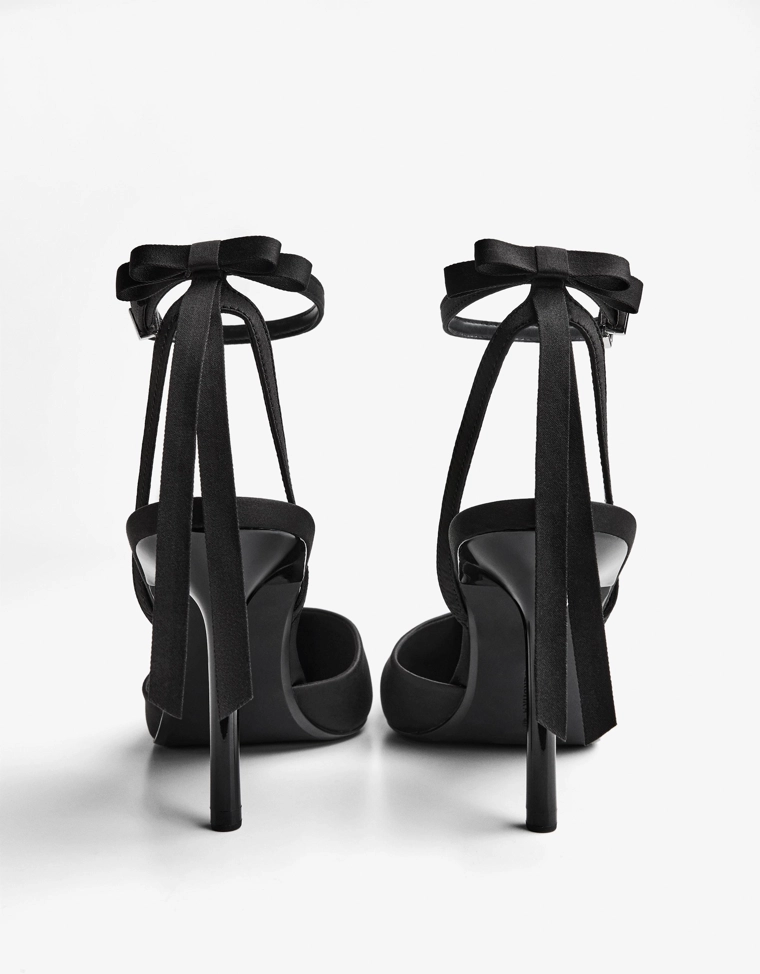 Туфли на каблуке с бантом