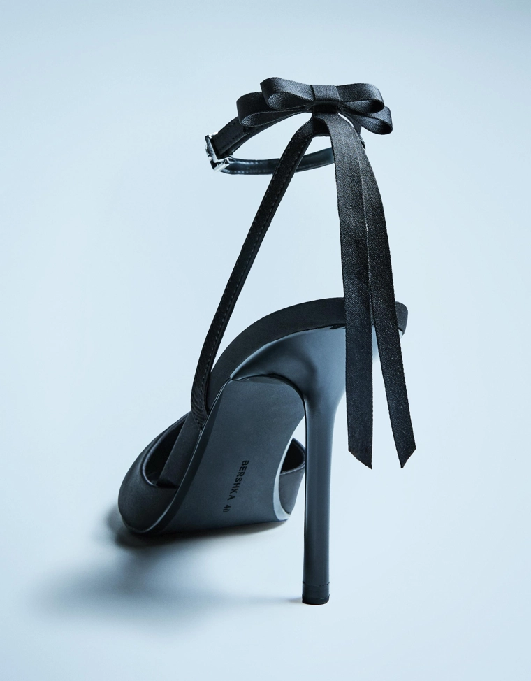 Туфли на каблуке с бантом