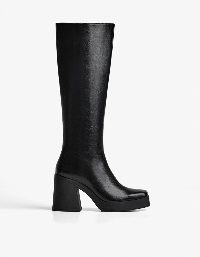 High-heel platform boots
