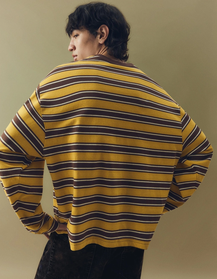 Лонгслив с принтом в стиле ретро