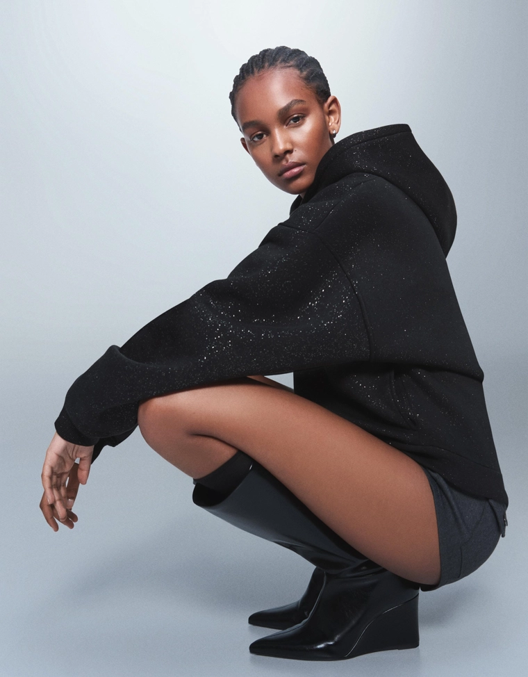 Худи с капюшоном и блестками