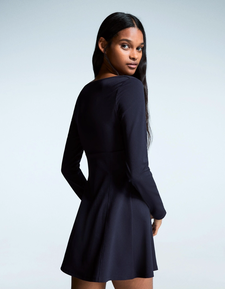 Мини-платье с бантом