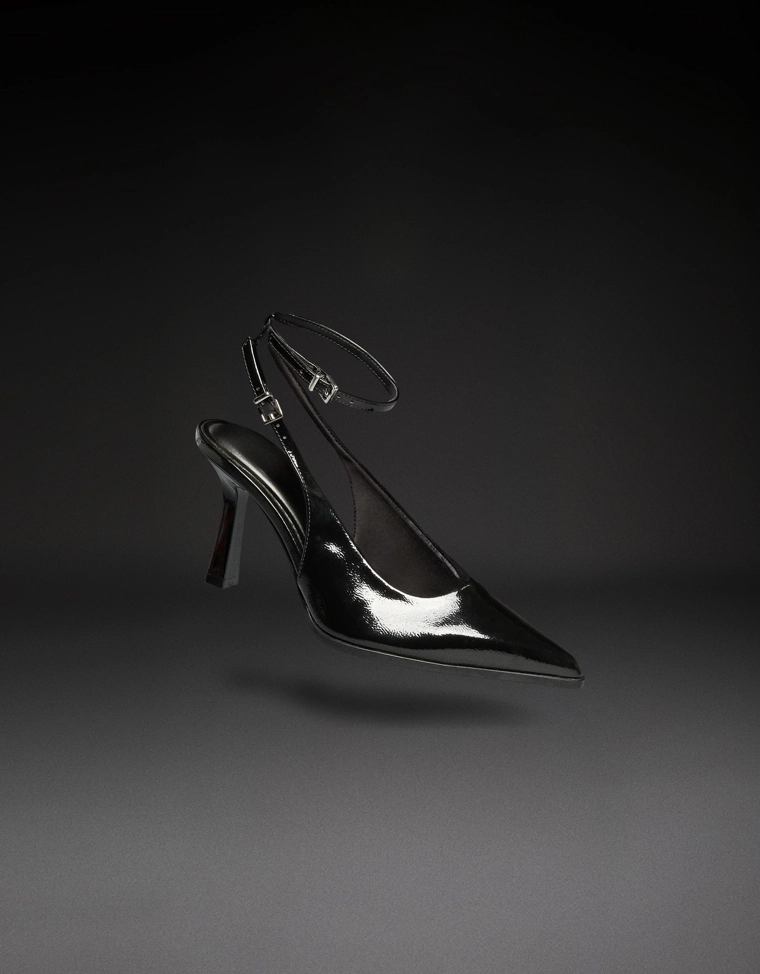 Heeled slingback strap shoes