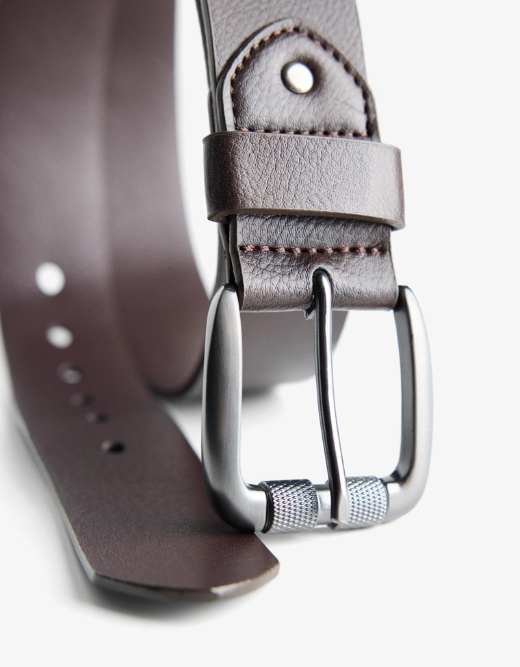 Ремень с пряжкой