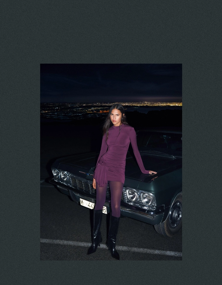 Мини-платье с поясом-кушаком со сборкой и цветочным принтом