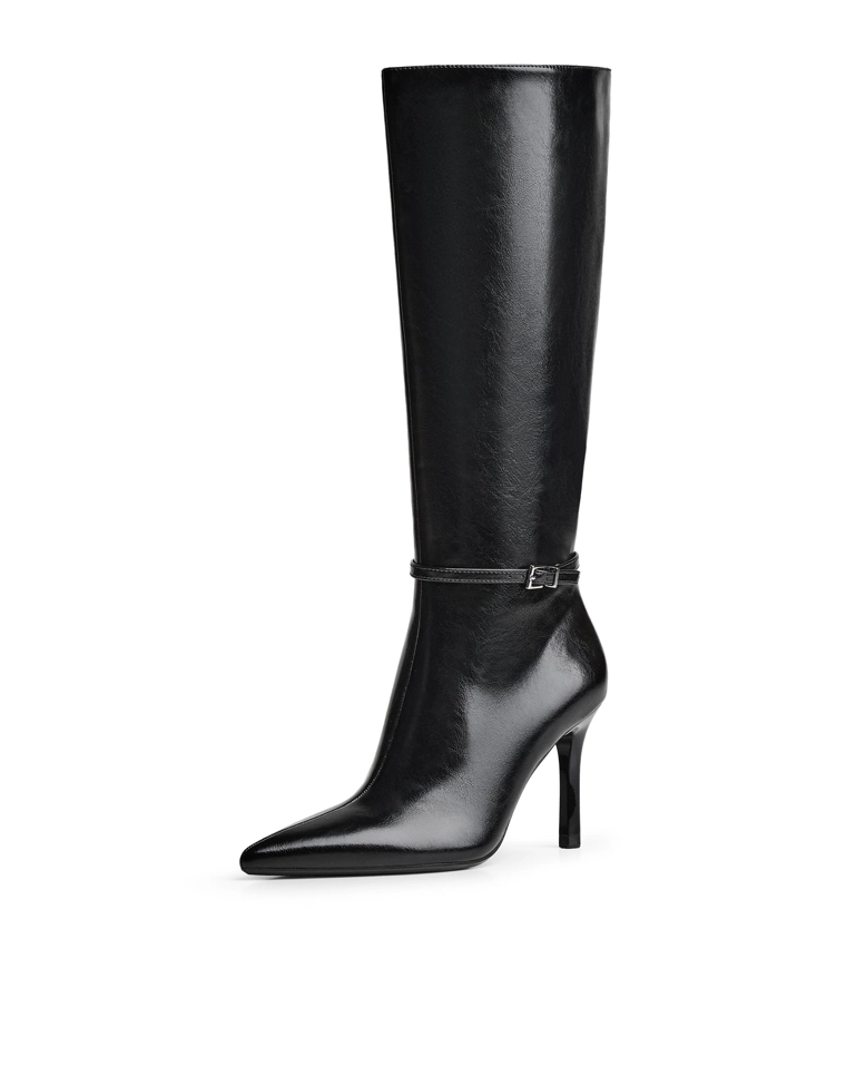 Heeled boots with buckle detail