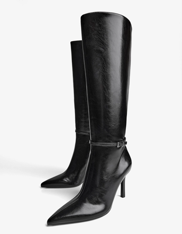 Heeled boots with buckle detail