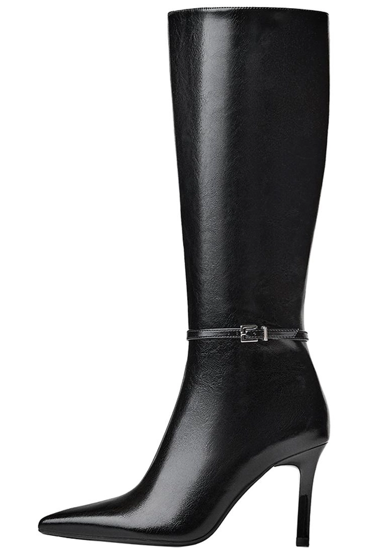 Heeled boots with buckle detail