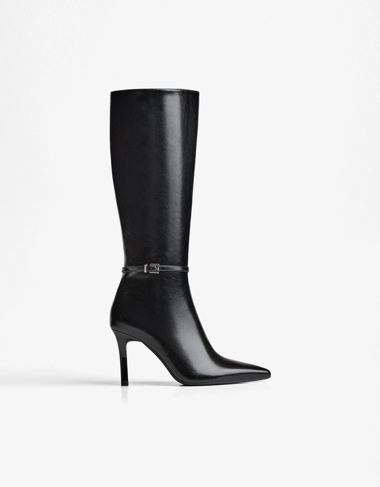 Heeled boots with buckle detail