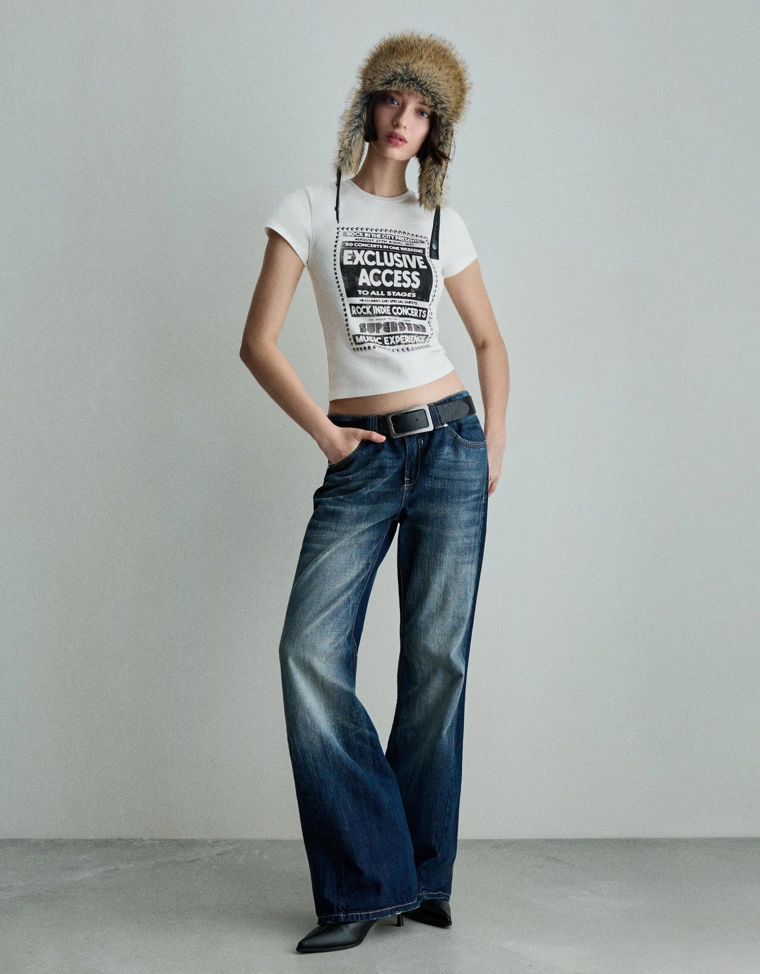 Футболка с короткими рукавами с заклепками и принтом