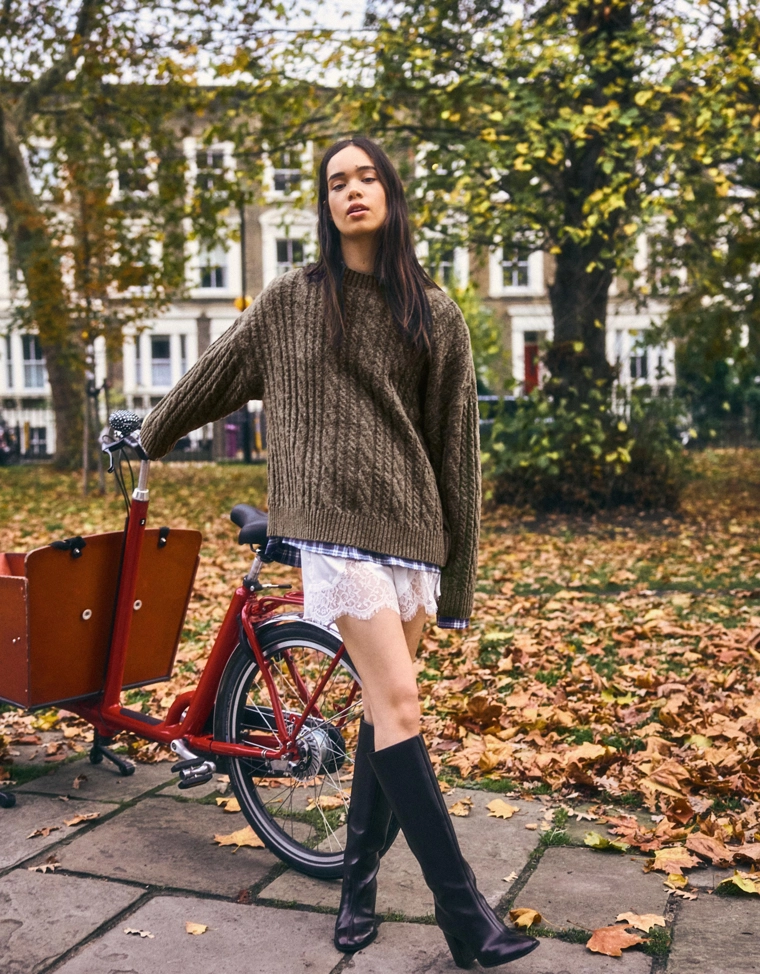 Свитер с узором «Косы»